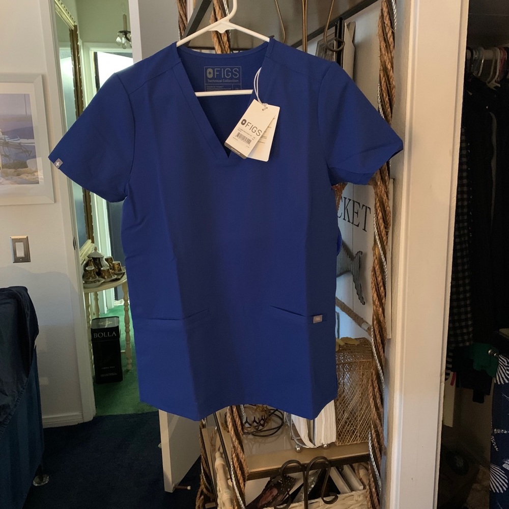 NWT figs scrub set XS